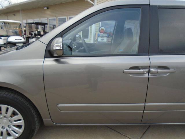 2011 kia sedona lx