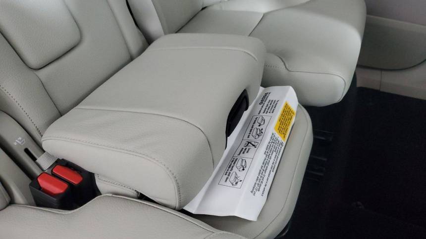 2024 volvo xc90 b5 plus bright theme