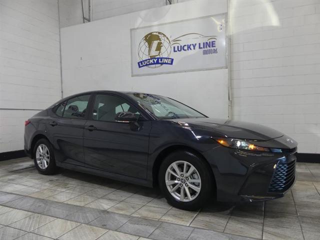 2025 toyota camry le