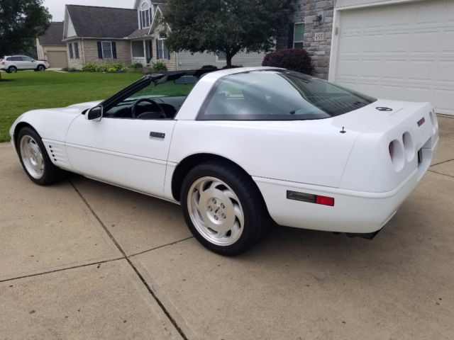 one owner 1993 corvette cpe 6sp 26k miles hard loaded/selective ride