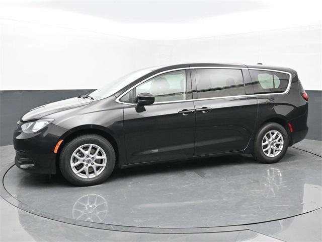 2022 chrysler voyager lx