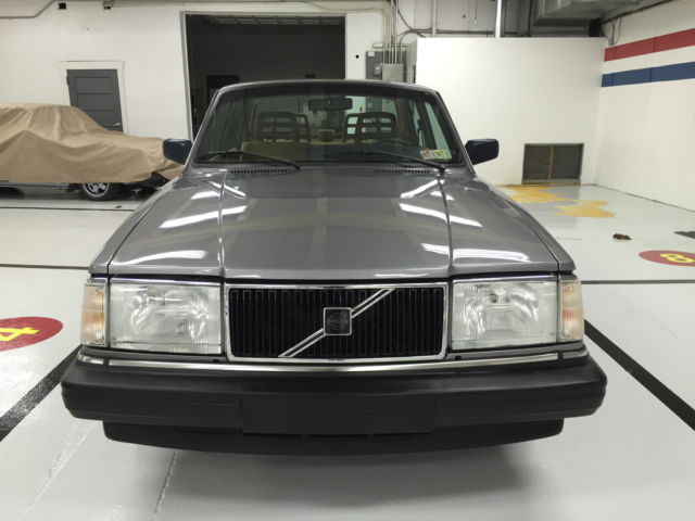 1991 volvo 240 ** 29,900 original miles **