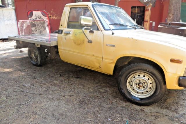 time capsule flatbed pickup! under 60,000 miles, bullet proof 22r 2.4l engine
