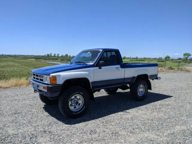 1984 toyota pickup sr5 4x4, 108k original miles