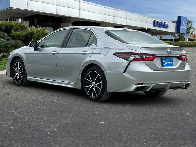2021 toyota camry se