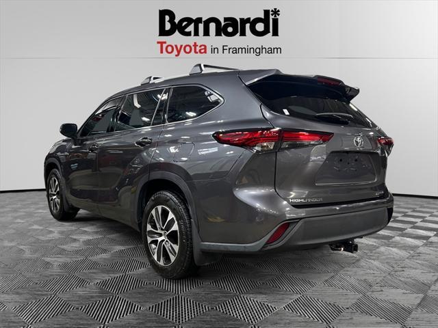 2022 toyota highlander xle