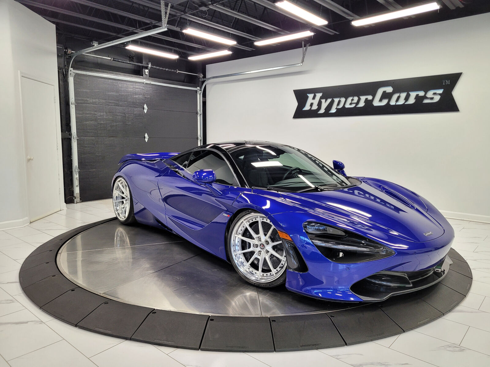 2018 mclaren 720s luxury coupe