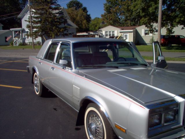 chrysler fifth avenue - 11,259 true original miles!!