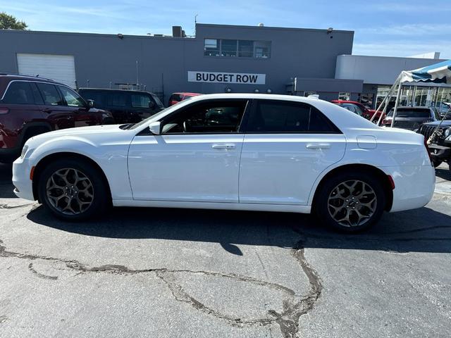2018 chrysler 300 s