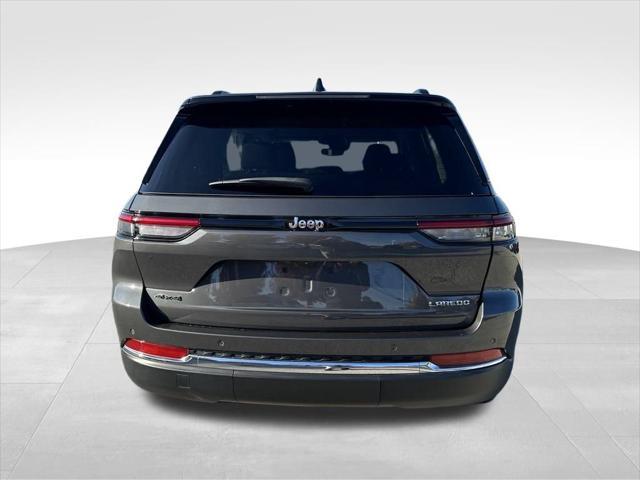 2022 jeep grand cherokee laredo