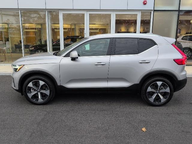 2024 volvo xc40 b5 plus bright theme