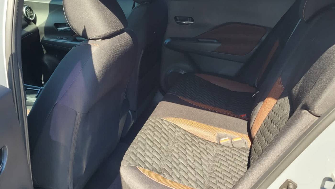 2021 nissan kicks sr