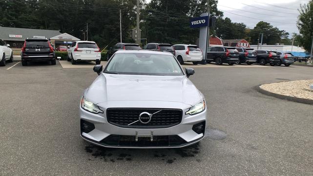 2022 volvo s60 b5 awd momentum