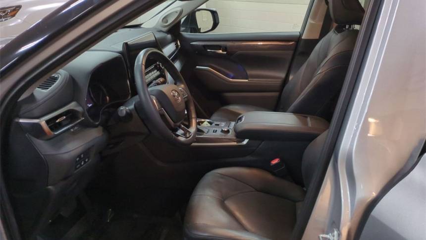 2021 toyota highlander limited