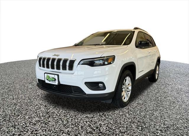 2022 jeep cherokee latitude lux