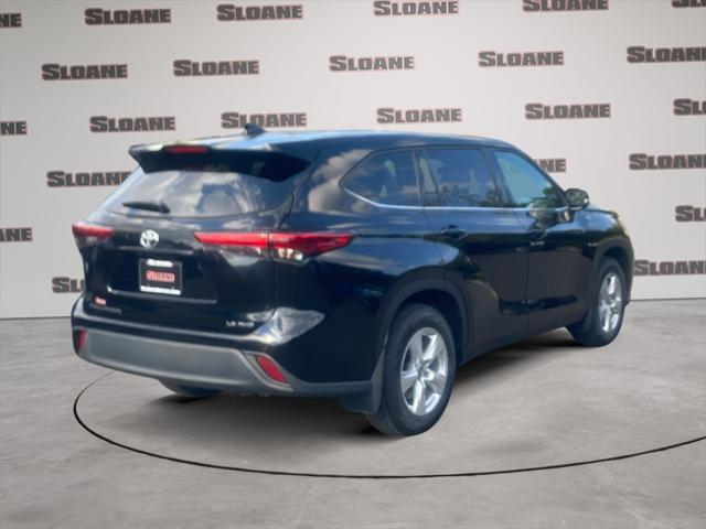 2021 toyota highlander le