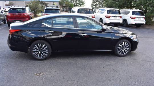 2025 Nissan Altima