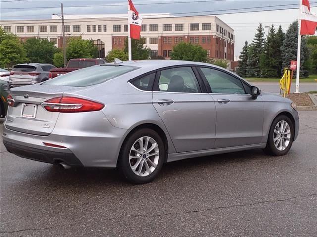 2020 ford fusion se