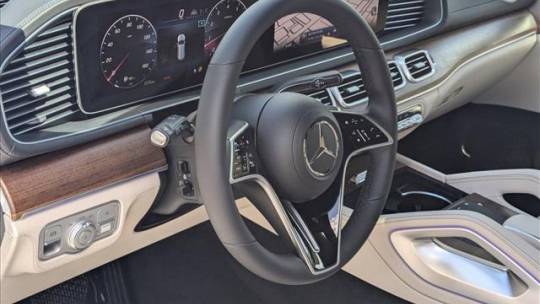 2025 Mercedes-Benz GLS