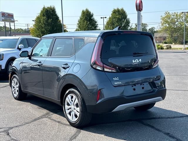 2023 kia soul lx