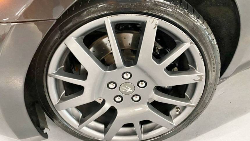 2011 maserati granturismo base
