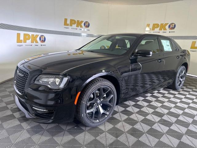 2023 chrysler 300 touring l