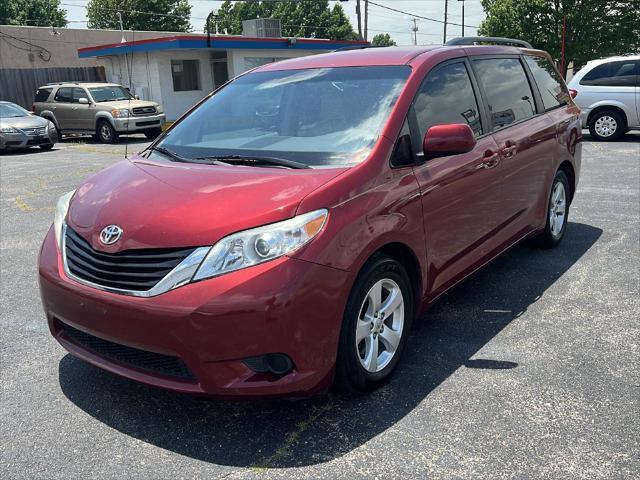 2013 toyota sienna le