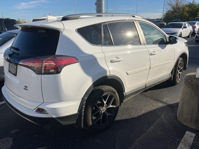 2017 toyota rav4 se