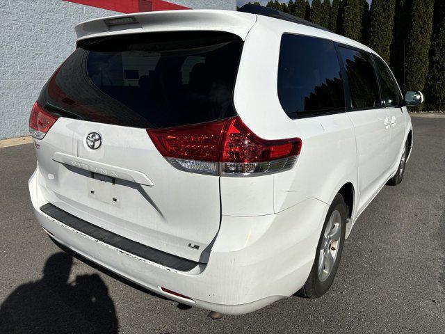 2014 toyota sienna le