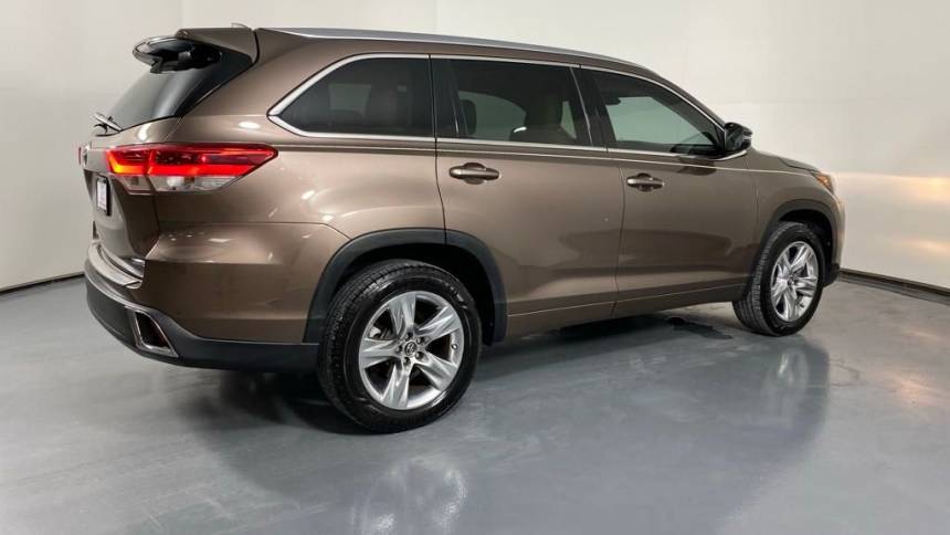 2017 toyota highlander limited