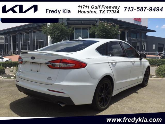 2019 ford fusion se