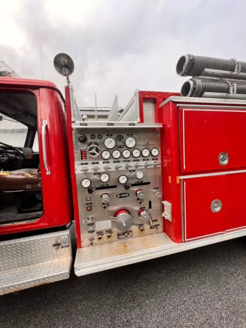low mileage aluminum pumper tanker good rubber