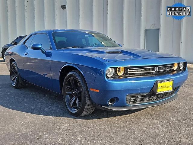 2021 dodge challenger sxt