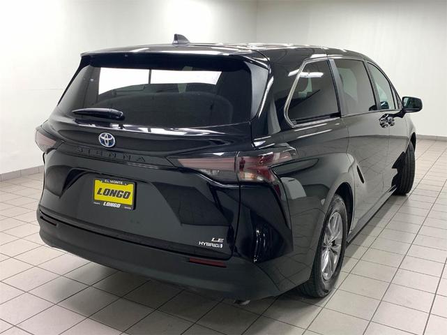 2023 toyota sienna le