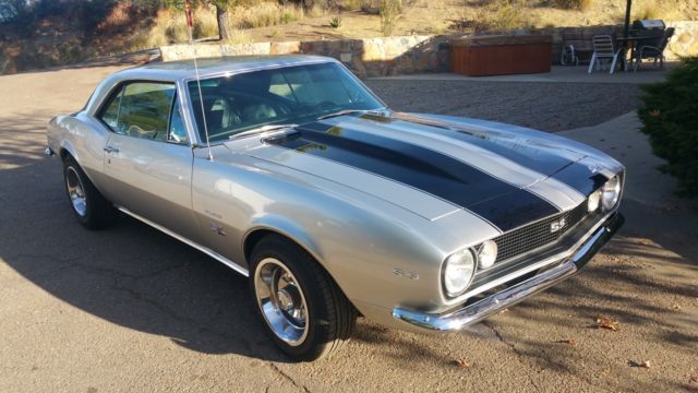 1967 chevy camaro coupe silver with black z28 stripes