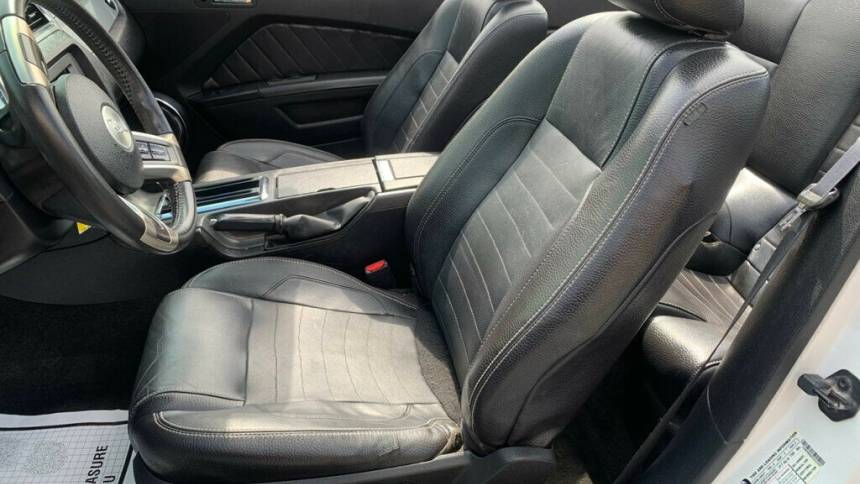 2012 ford mustang v6