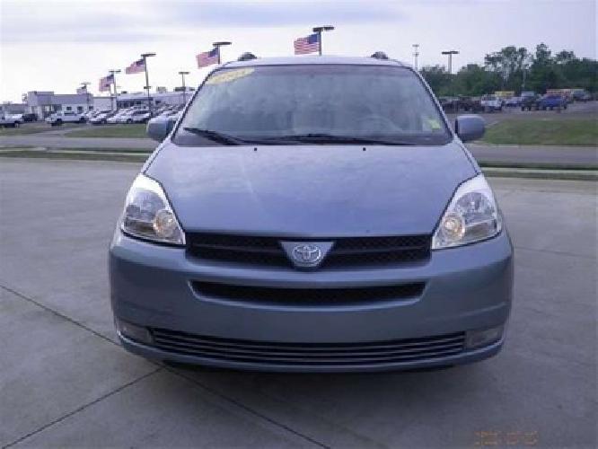 2004 toyota sienna in greenwood, in