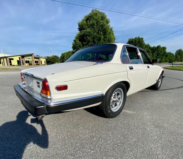 1981 jaguar xj6 sedan white rwd automatic