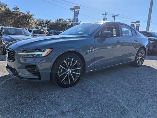 2022 volvo s60 b5 momentum