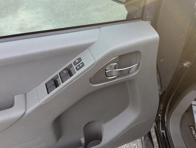 2018 nissan frontier sv