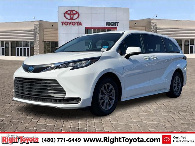 2023 toyota sienna le