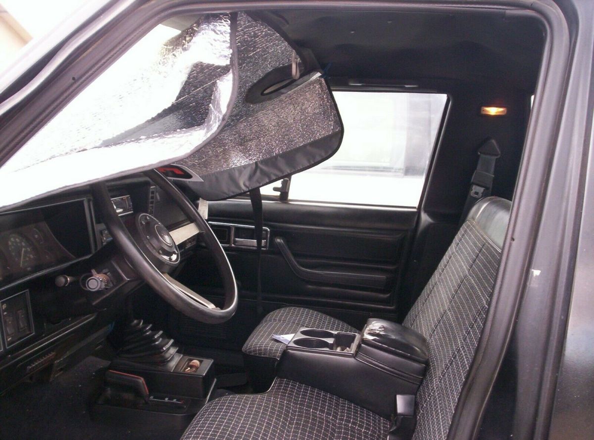 1986 jeep comanche x 2 door 4x4