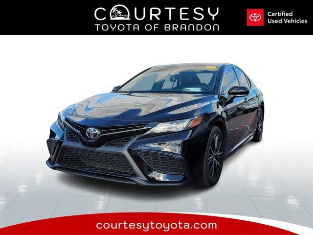 2022 toyota camry se