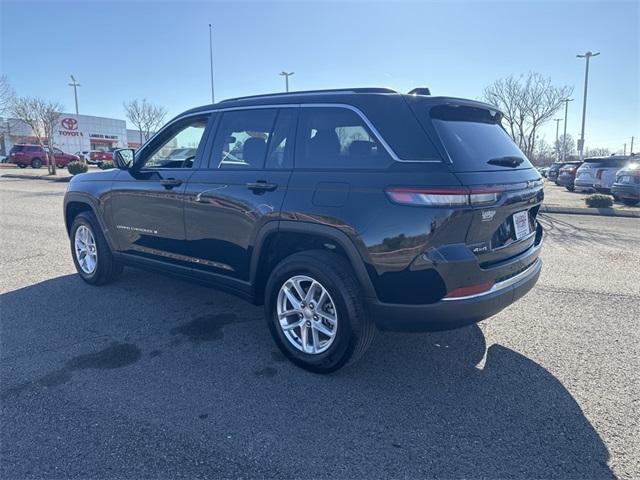 2023 jeep grand cherokee laredo