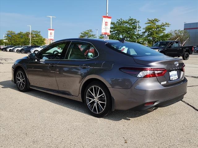 2024 toyota camry hybrid xle