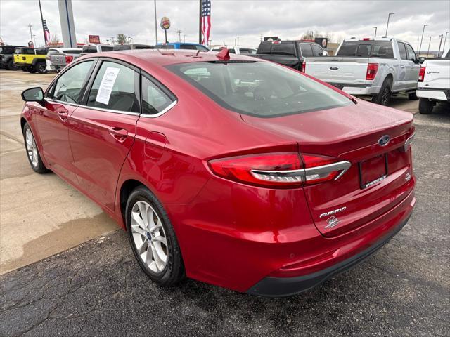 2020 ford fusion se