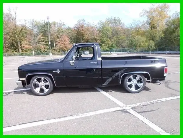 1985 chevrolet c10 silverado used 5l v8 16v rwd pickup truck chevy