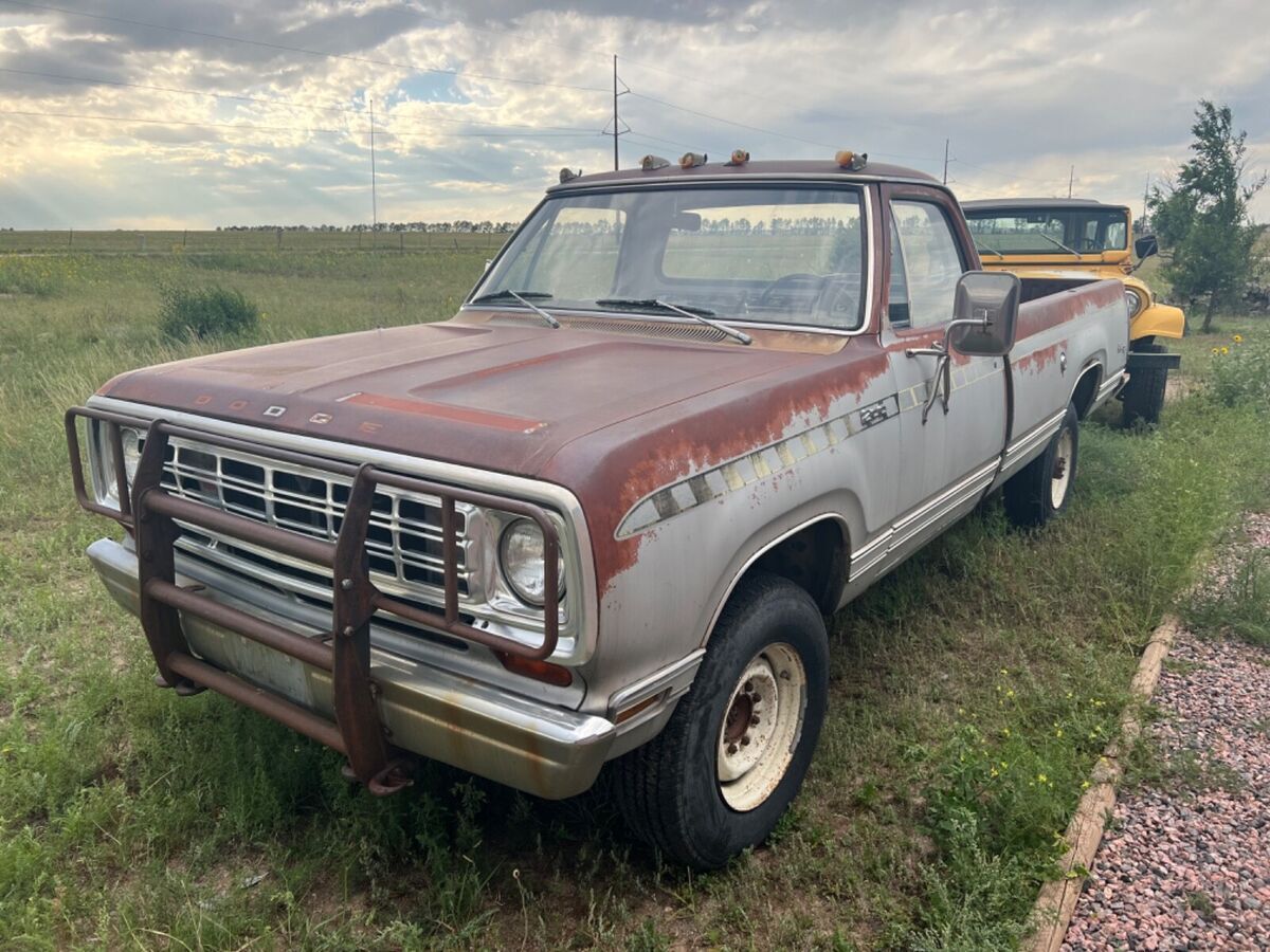 1975 w200 dodge power wagon sno fiter ram truck adventurer sport