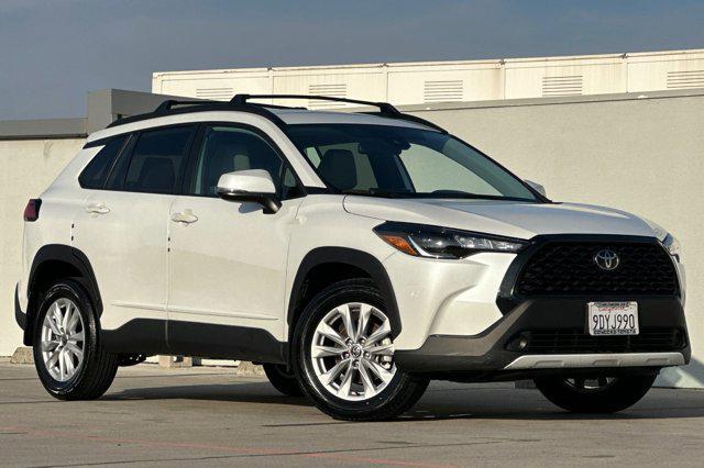 2022 toyota corolla cross le