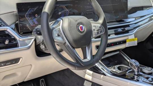 2025 BMW X7